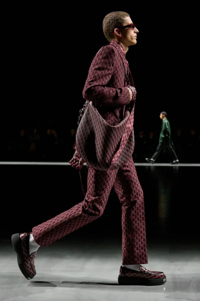 Look 13